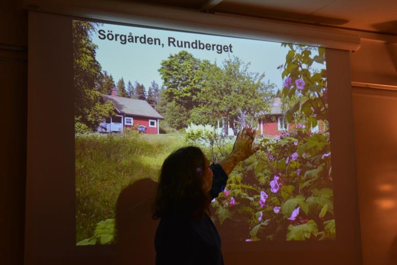 6 Kajsa Grebäck berättar om Sörgården Nästa föreläsare var Elof Eriksson som berättade om Nya Kopparbergs Bergslags Hembygdsförening. Föreningen bildades 1924 och äger idag 14 hus.