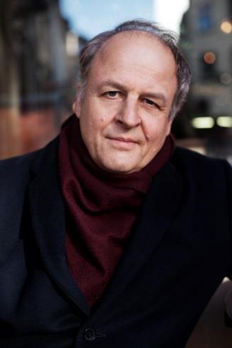 Vårterminens medverkande Henrik Berggren är författare, historiker och journalist som också har varit kulturchef på DN.