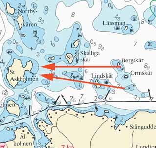 Ost om norra delen av Stora Askholmen finns ett par stenar som är helt eller delvis synliga ovanför
