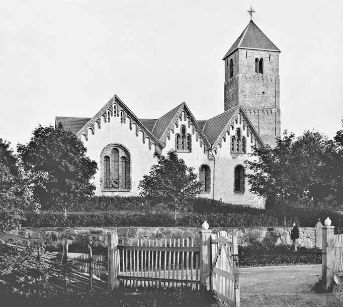 Fig. 6. Heda kyrka, exteriör från nordväst.