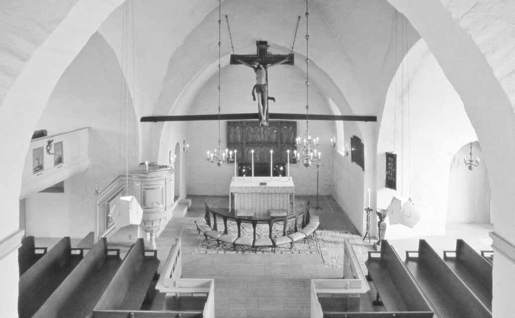 tillvägagångssättet: Kyrkan är visserligen icke ritad av någon av landets mera kända arkitekter men måste ändå betraktas som ett gott exempel på en konsekvent och enhetligt genomförd nygotik.