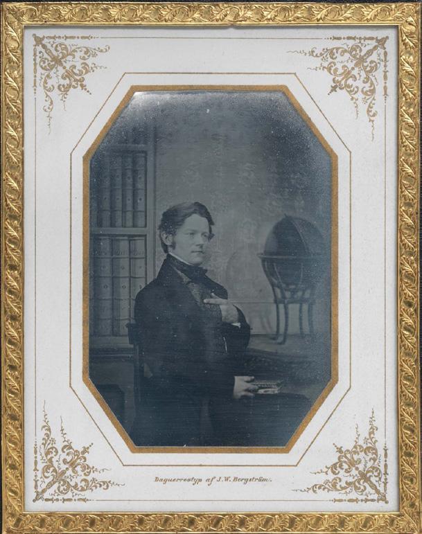 Johan Wilhelm Bergström Självporträtt ca 1850 Gårdsinteriör i snö ca 1845 Johan Wilhelm Bergström, självporträtt ca 1850. Teknik: daguerreotyp Fotografin började på allvar i Frankrike år 1839.