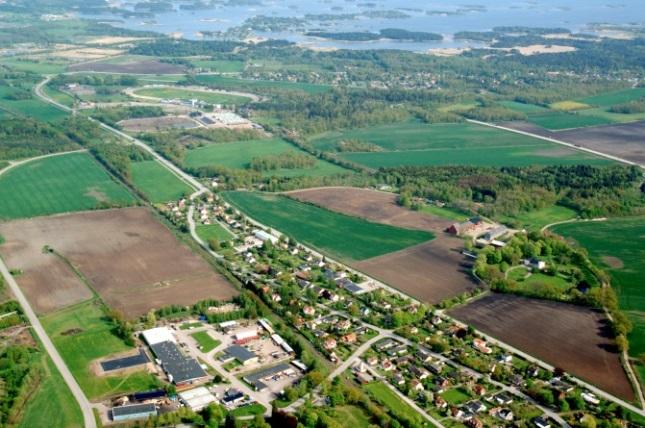Smedby, Kalmar kommun, Sydöstra Sverige Bakgrund och syfte Smedby är en by i Kalmar kommun, belägen ca 10 km väst om residensstaden Kalmar.