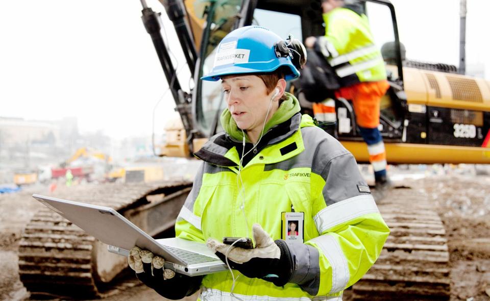 13. Arbetsmiljökörkort Aktivitetsansvarig: Sveriges Byggindustrier Ta fram basutbildningar och kompetensverifiering (kopplade till ID06) som blir krav för att få tillträde till en byggarbetsplats.