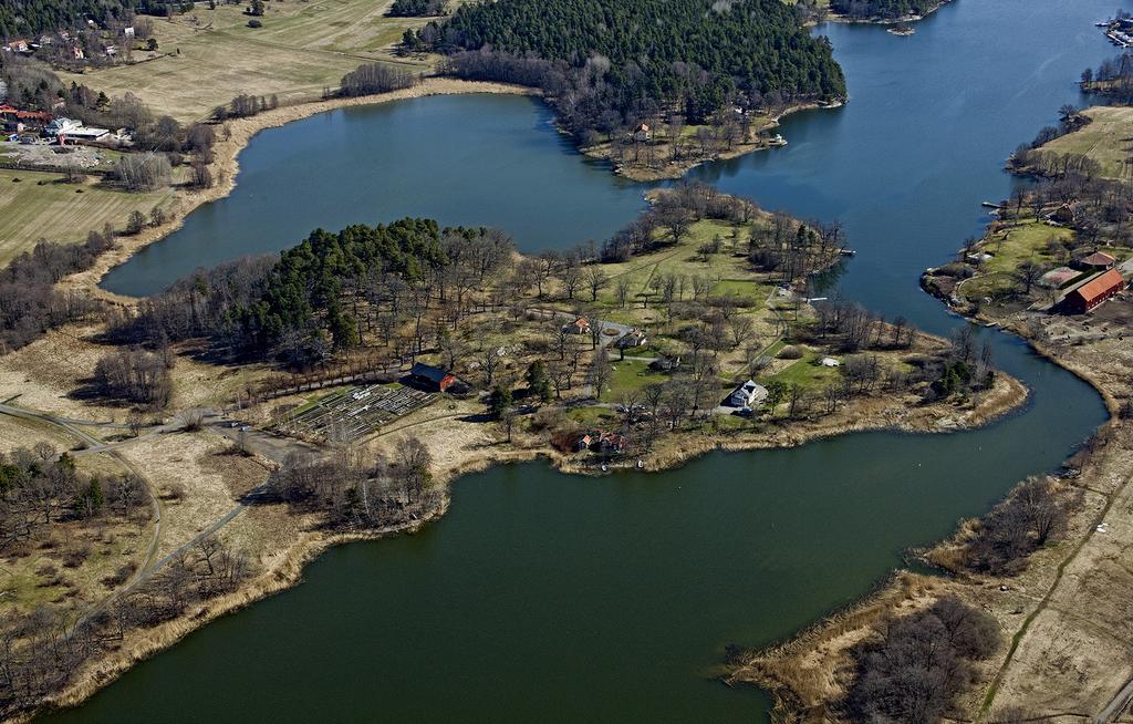 I början av 1900-talet hade Lidingö en relativt opåverkad kustzon.