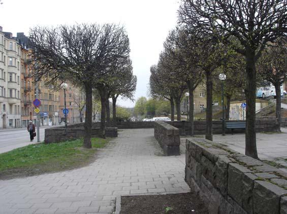 TORG VID VALHALLAVÄGENS VÄSTRA DEL () Mål Utveckla torget till en attraktiv sittplats. Körsbärsvägen Historik Platsen anlades i mitten på 0-talet.