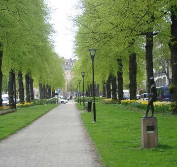 platsbildningar, som utsmyckades med blommor i grupper eller i urnor. Skulpturer placerades utmed promenadvägen.
