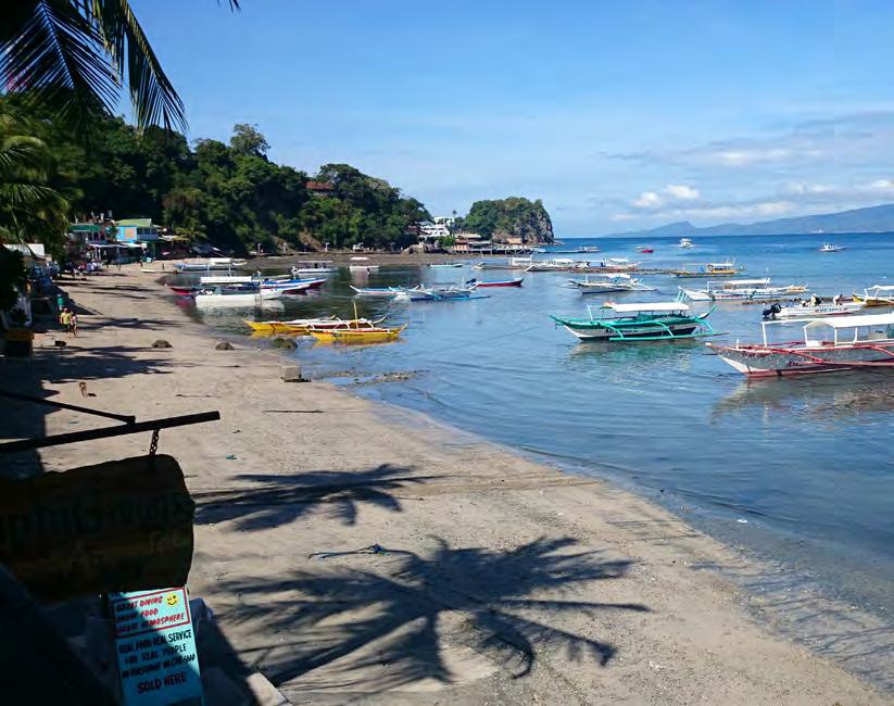 26 FILIPPINERNA 5 x Puerto Galera Allmänt På norra sidan av ön Mindoro, söder om Luzon, ligger Puerto Galera. I början av 1990-talet gick det charterresor hit från Sverige (till Coco Beach).