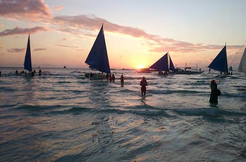 8 FILIPPINERNA 5 x populära strand-resmål Boracay Filippinernas turistö nummer ett.