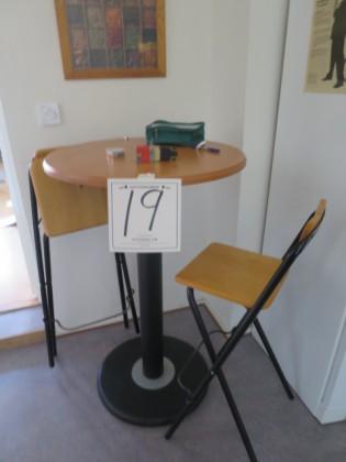 Avslut: 13:47 4st fåtöljer, bord