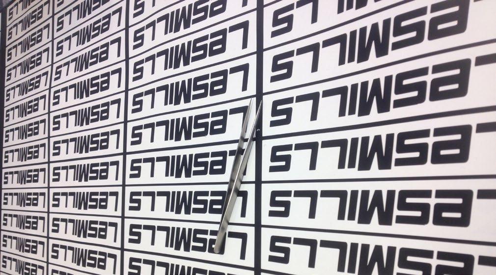 11 TILLBEHÖR Dataskuren Vinyl Logotyper, bilder eller valfri text i vinyldekaler.