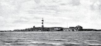 Skrivareklippan Leif Elsby. Bakgrundsmaterial personal: Maria och Leif Elsby Fyren på Skrivareklippan utanför Varberg tändes första gången år 1871. Den var bemannad i 63 år.