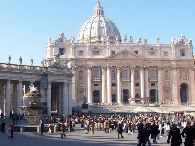 Renovering av Peterskyrkans kupol Rom 1742 Polenis tillämpning av kedjekurvan Illustration: Byggnadstekniken, E Cornell Trycklinjen analyserades genom att den ritades som en spegelbild av en hängande