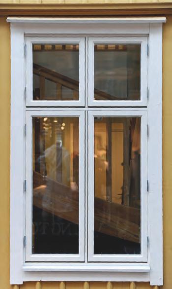 ÖVERKANTSHÄNGT & FÖNSTERDÖRR 2-GLAS 27 SFÖ - överkantshängt SFD - enkeldörr som livar SF-fönster Förzinkade stängningshaspar samt utvändig stormhasp Annan bredd 835:- exkl. moms 1044:- inkl.
