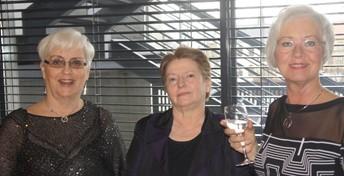 Pelarsalen, med sina medeltidsinspirerade valv, har porträtt av svenska kungar på väggarna och hyste från början universitetets museum.