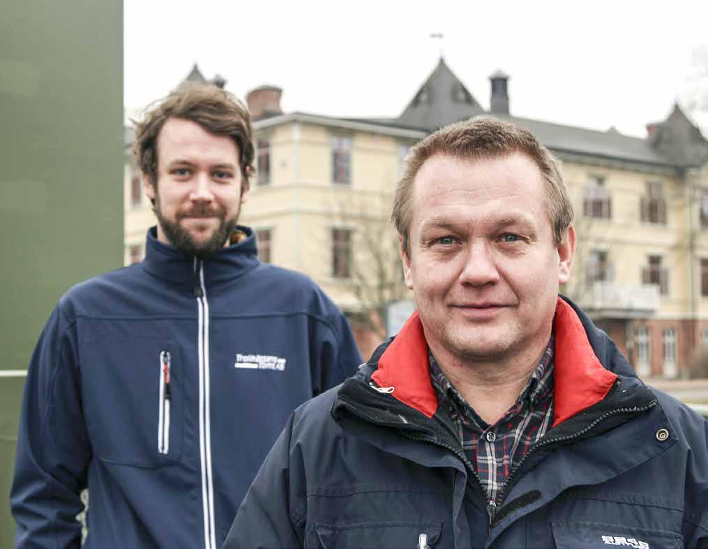 FÖRVALTNINGSBERÄTTELSE Invigning av nya Skoftebyskolan 2015 Energiansvarig Tim Torstensson och Miljösamordnare Dennis Nyström.