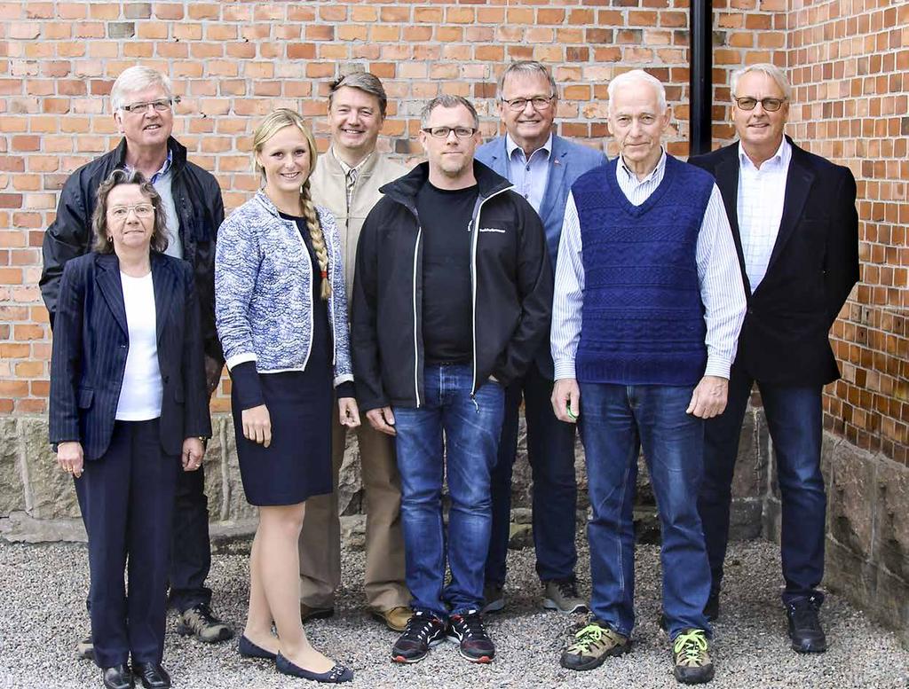 Styrelse Trollhättans Tomt AB. Bakre raden från vänster: Leif Pettersson, Jonas Tilhon, Stenåke Kjell och Ulf Rörstad.