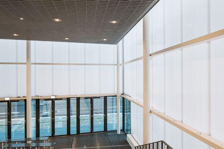 Energianvändningen (42,7 kwh/kvm/år exklusive verksamhetsbelysning) i den nya multihallen beräknas vara