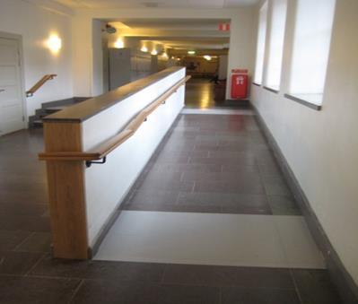 Kungsholmens gymnasium, kontrasterande steg i avvikande