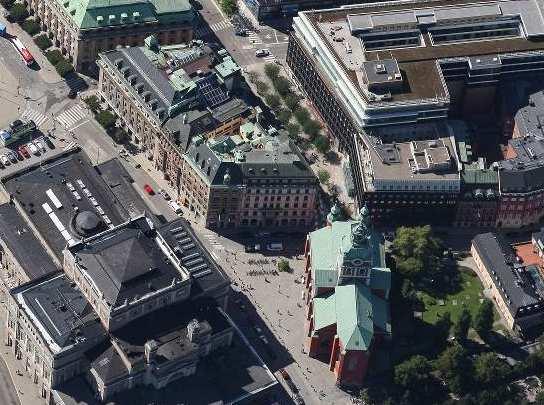 Sida 4 (9) De intilliggande fastigheterna Norrström 2 (Kungliga Operan) och Lantmätaren 2 (Jakobs kyrka) har