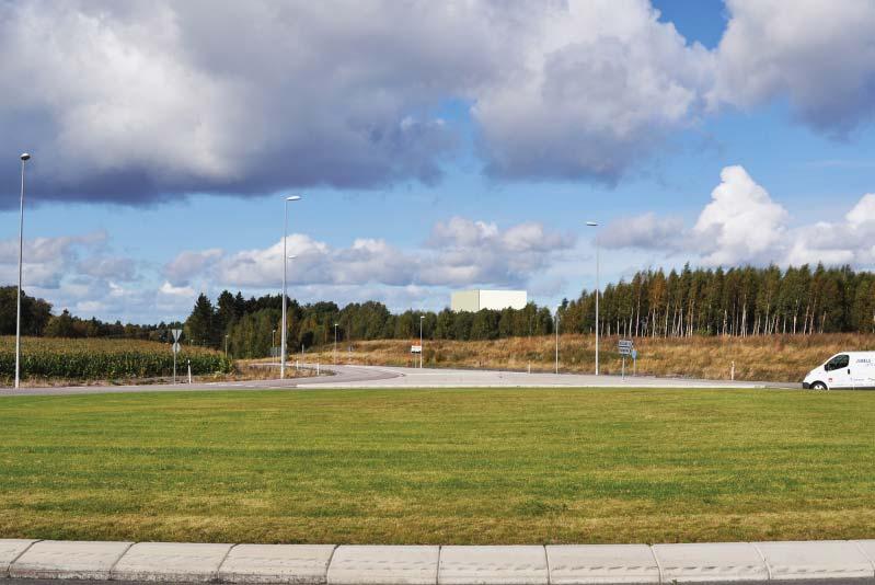 Medelhöjden i området är ca + 52 meter i kommunens höjdsystem (RH00) vilket innebär att markhöjden är ca 7 meter över Vänerns medelvattenstånd. som är + 44,5 m.