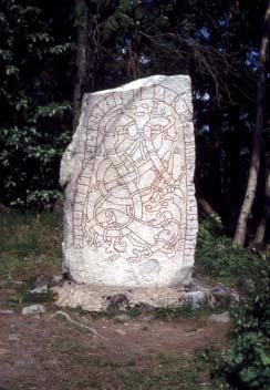 K O M M U N I K A T I O N E R eller andra betydelsefulla element i det landskap som sammanbands av vägstråket. Eriksgata Ett viktigt led i det svenska rikets enande var den kungliga Eriksgatan.