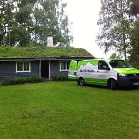 Vad många däremot inte känner till är att periodiskt golvunderhåll även innebär enklare städning.