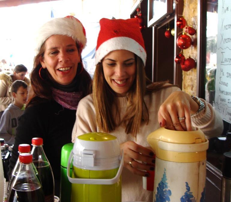 I år hade vi riktigt svårt att hitta ett ställe att ha vår julbasar på. I sista stund fick Kristina kontakt med Johanna på Tavernan Skala i Agia Marina som var snäll och upplät sin lokal till oss.