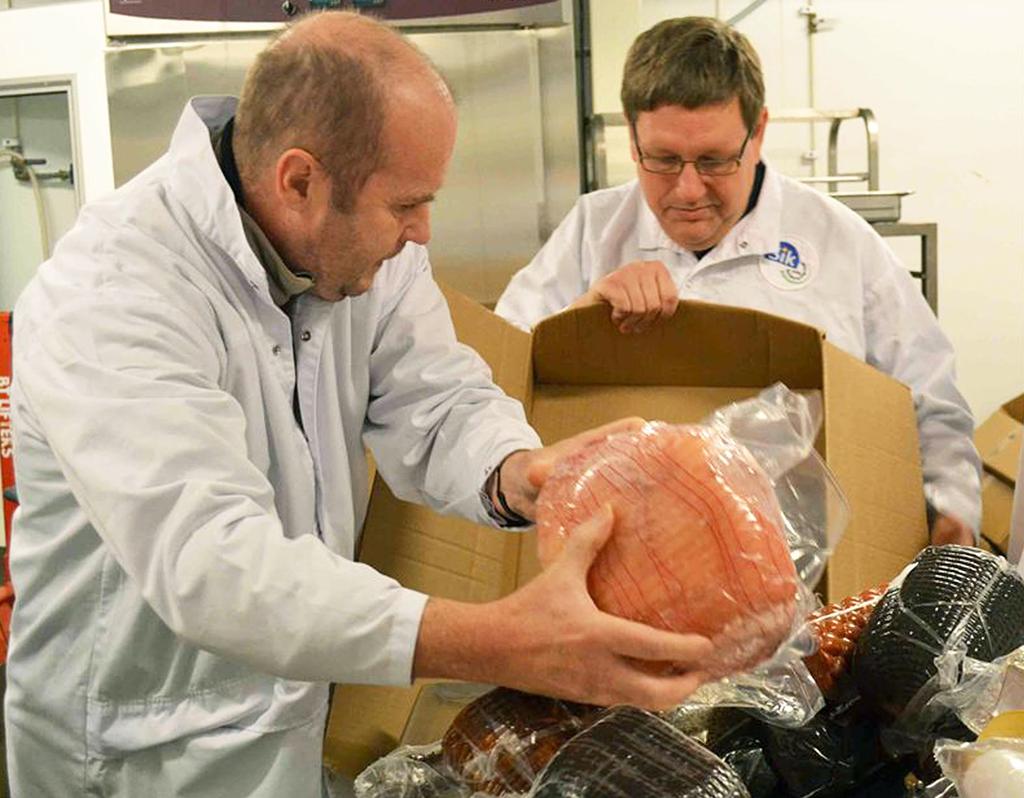 skänktes bort till hemlösa CHARK-SM 2012 från charkindustrin och handeln samt representanter från konsumentsidan. Eftersom juryn bara provsmakar produkterna blir det varje år mycket över.