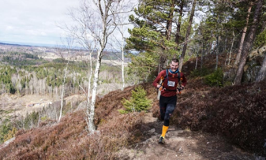 BANAN 30 km TOM 30 km är en ganska tuff bana och det kommer därför att finnas tre depåer där det går att dricka sportdryck från Tailwind och vatten samt fylla på med lite energi.