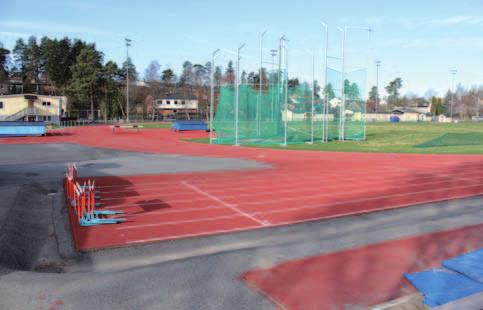 Full fart på Hässelby IP med alla grupper - elit, junior, ungdom och barn Vädret håller sakta på att vända till det bättre och med vädret återkommer alla friidrottare till Hässelby IP.