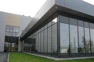 Byggstart augusti 2010 Byggkostnad F-btkn Byggmånader 10 100 mkr FERAX-AKSP fick i uppdrag av Emil Lundgren AB att projektera samtliga Entr.form Totalentreprenad anläggningsdelar.