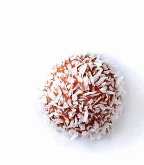 Sfärens Chokladbollar TEXT OCH FOTO MIE KARLSTRÖM 200 gr torkade mjuka dadlar 0,5 dl rå kakao 2 msk kokosolja 0,25 tsk salt 0,5 dl kaffe 1 dl havregryn, helst grova som inte är ångade.