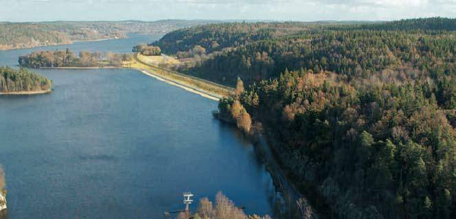 Genom Rävlanda (alternativ O3). Bedömningen är att hastigheter över 200 km/h genom Rävlanda aldrig kommer att tillåtas med hänsyn till närliggande bebyggelse och plattformar på stationen.