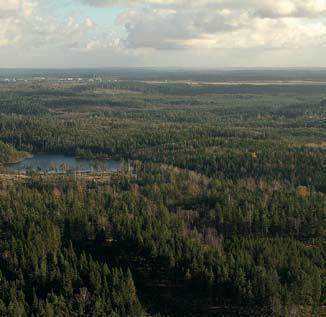 Längs Landvettersjön (alternativ V1). Denna sträckning utgör ett alternativ till kortaste vägen för den västra delen av etappen.