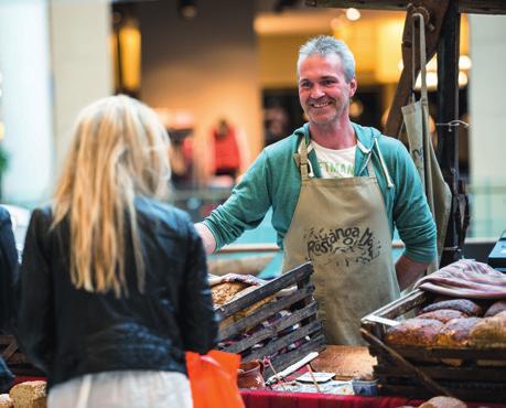 Vi disku terade alternativa distributions former och säljkanaler en dag och Björn började prata om att nå kunder du normalt inte når i butik.