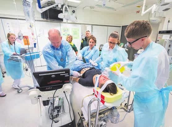 Sedan dess har jag arbetat på IVA på Karolnska unverstetssjukhuset Huddnge samt vart anställd som unverstetsadjunkt på specalstsjuksköterskeutbldnngen på Karolnska Insttutet, säger Helen Conte.