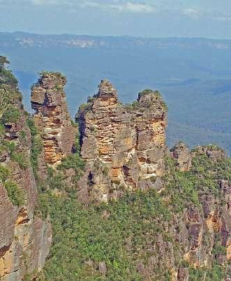 Dag 20 Sydney - Blue Mountains Vi gör en heldagsutflykt till Blue Mountains, där en blå dimma av olja från eukalyptusträden vilar i dalgångarna.