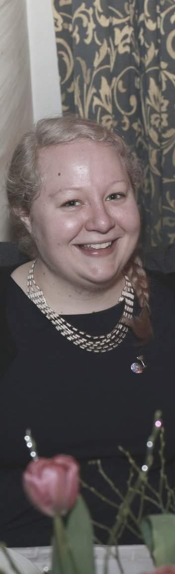 R E D A K T Ö R E N H A R O R D E T På våren väntar jag alltid på saker. På Valborg, på vårbalen, på att tentorna ska vara klara och sommaren äntligen på ingång.
