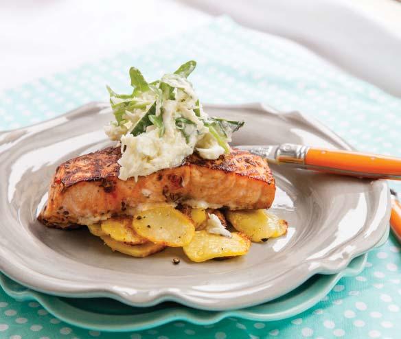 KUMMIN- OCH CHILISTEKT LAX MED KRÄMIG ÄPPELSALLAD RECEPT 2 Ca 40 min Lax Ca 500-600 gram laxfilé ½ tsk salt* 1 tsk kumminfrön* 1 tsk chiliflakes* 2 msk olivolja* 2 tsk honung* 800 gram potatis Salt*