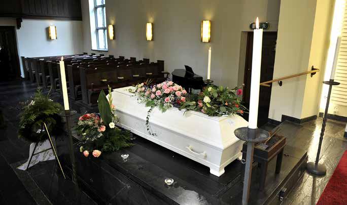 En begravningsbyrå kan hjälpa till med allt det praktiska kring begravningen, men det går också bra att ordna med begravningen