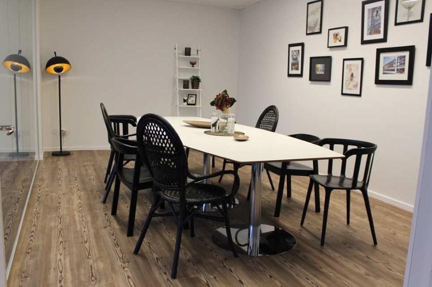 Service i området Allt som underlättar företagandet finns samlat i Solna Business Park. Vi har till och med ett alldeles eget servicecenter där du kan få hjälp med det mesta.