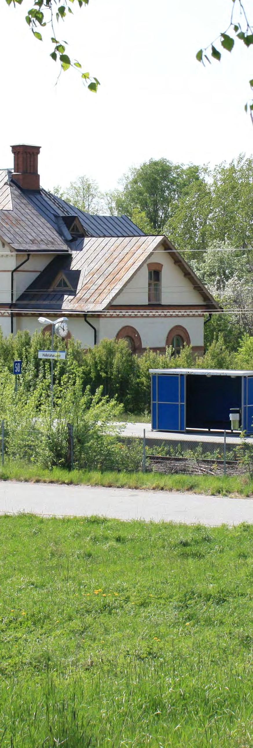 Hallstahammars centrum har stor betydelse för tätortens utveckling och utpekas som lämpligt för förtätning.