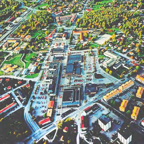 Under 1960-talet byggdes Domushuset (nuvarande Coop) samt byggnaderna på motsatt sida gatan. Där fanns bland annat varuhuset City; Västmanlands första galleria.