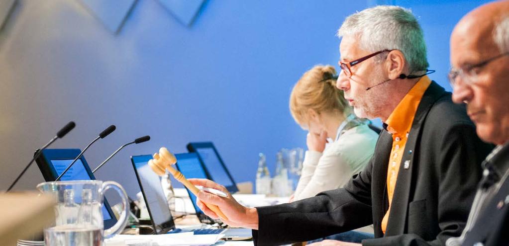 3. Vad är kongressen? SPF Seniorernas högsta beslutande organ är kon gressen. Ordinarie kongress hålls vart tredje år och består av förbundsstyrelsens ledamöter samt ombud valda av distrikten.