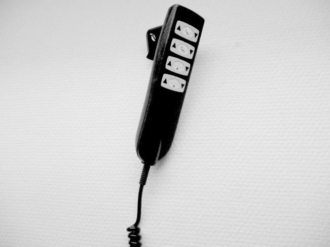 5 Ergonomica Handhavande/Funktionskontroll Stolens inställningar ändras endera med hjälp av motorer via hand- eller fotpedalskontroll (tillval) och manuellt.