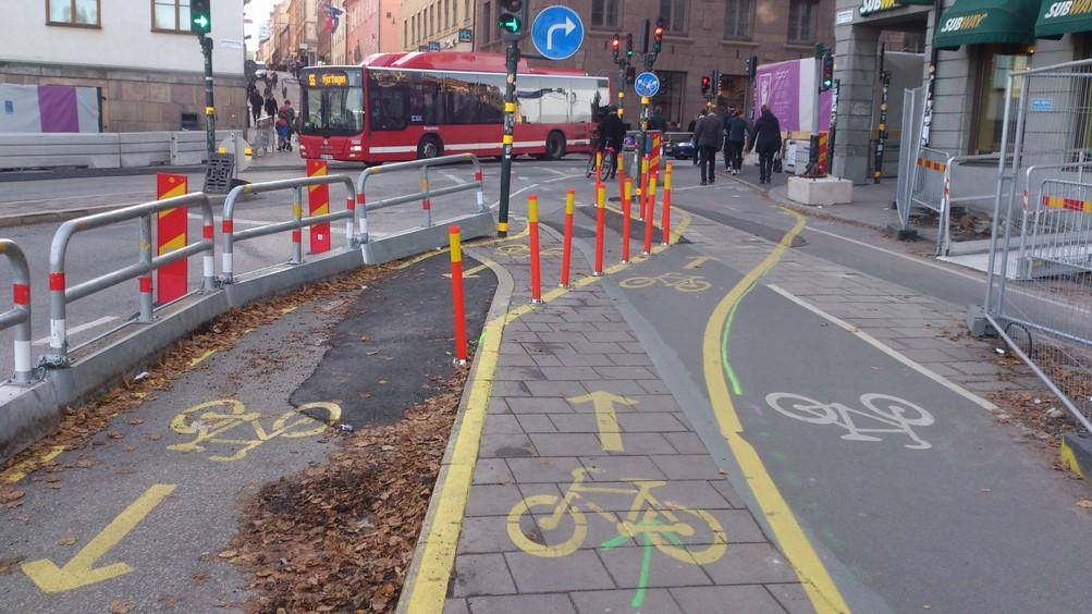 Underhåll Alla väganläggningar, till exempel cykelfält, påfarter, och skyltning om enkelriktad cykelväg måste fungera också vintertid.