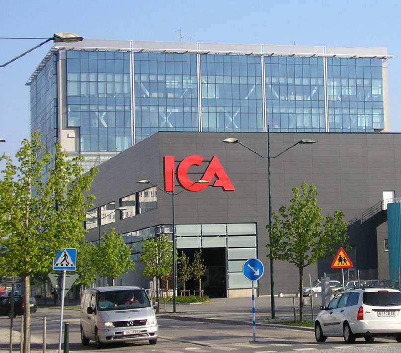 Hamnporten Hamnporten är ett utvecklingsområde där den före detta flygplansfabriken låg och som byggts om till Teknikportalen. Utmed Stora Varvsgatan är World Trade Center och ett hotell etablerat.