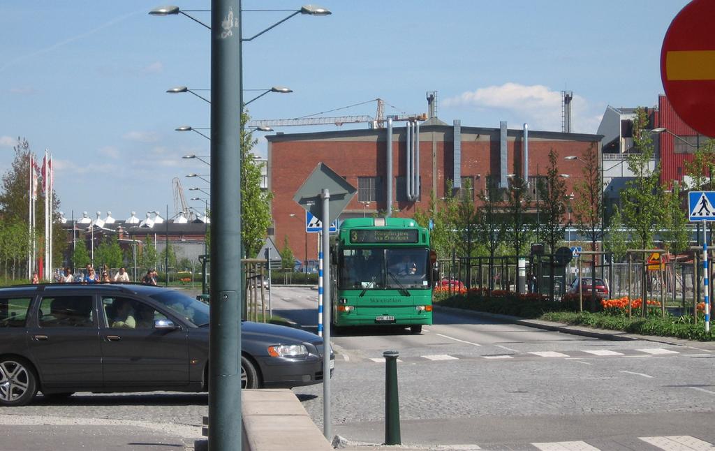 Norr om Fullriggaren är området detaljplanelagt för ett busstorg. Närmast vattnet ligger Scaniaparken. Området är totalt 15,6 ha stort.