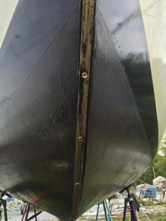Första avgiftade sommaren Första sommaren med en ny bottenfärg var den varmaste i mannaminne. Vi låg hela sommaren i Stockholms skärgård exponerade för alger och havstulpaner.